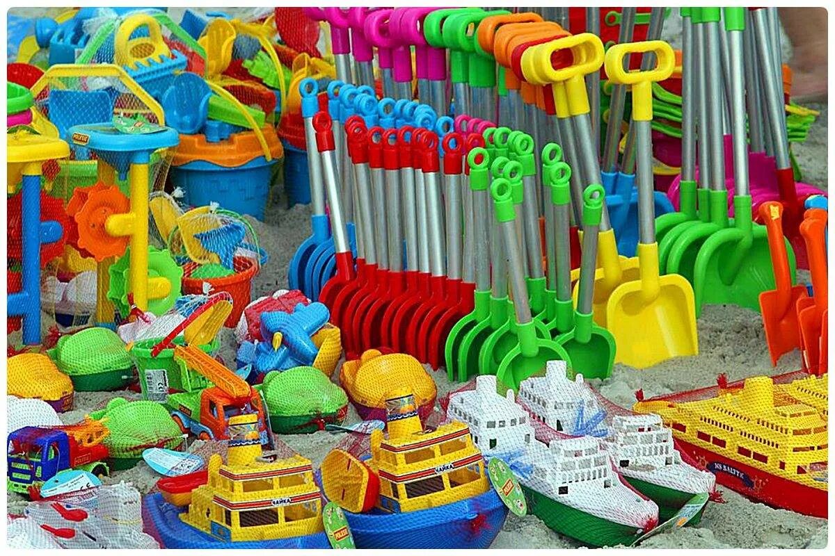 Plastic toys. Игрушки из пластмассы для детей. Пластиковые игрушки. Детские пластиковые игрушки. Вредные игрушки для дошкольников.