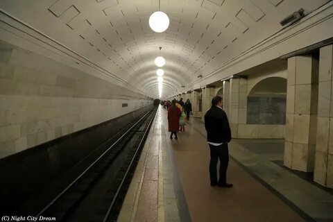 Рядом с метро первомайская