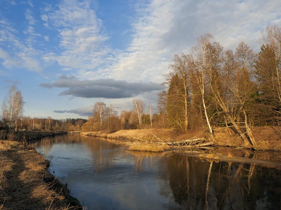Как уводь изменяется в разные времена года. Река утка санкт-петербург. Как уводь изменяется в разные времена года. Волга в разные времена года. Рассказ река уводь иваново.