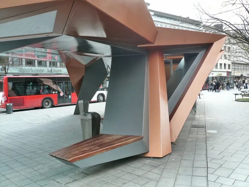 Остановочный павильон в городе крумбах, австрия. Самые современные остановки. Современный остановочный комплекс. Выставочный павильон херман. Автобусная остановка.