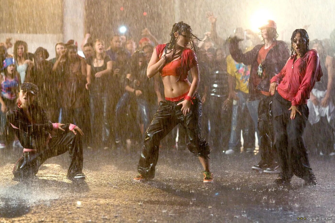 Красивая клип танцуй. Шаг вперед 2 улицы под дождём.