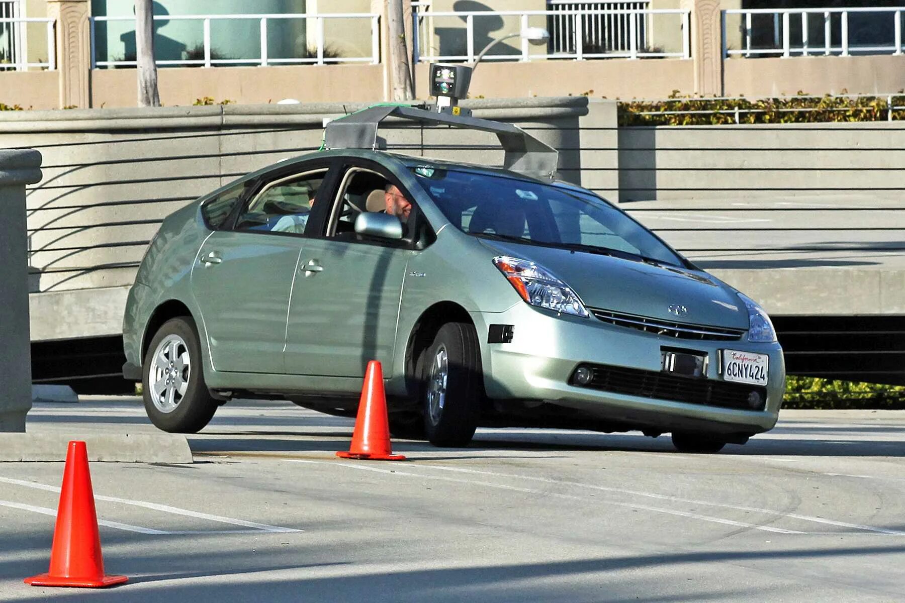 Toyota Prius беспилотный. Беспилотный Тойота Приус. Toyota Prius self Driving car 2020. Беспилотный автомобиль Google.