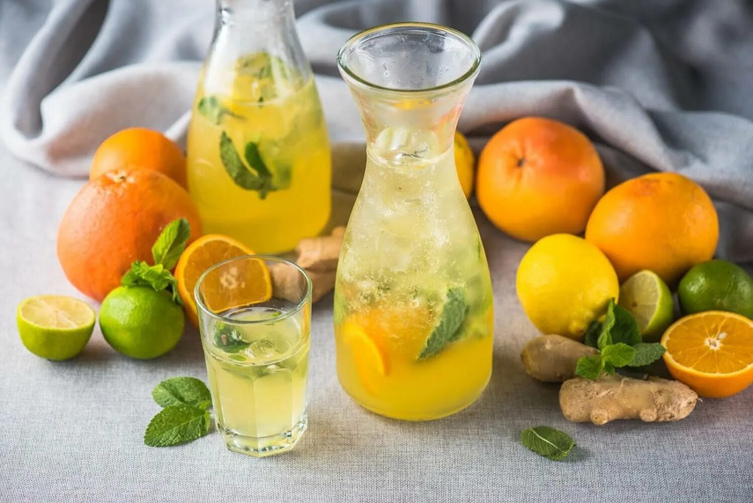 Лимонад мята апельсин. Лимонад киви тархун. Фреш лимонад лимонад. Цитрусовый лимонад. Домашний лимонад из лимона.