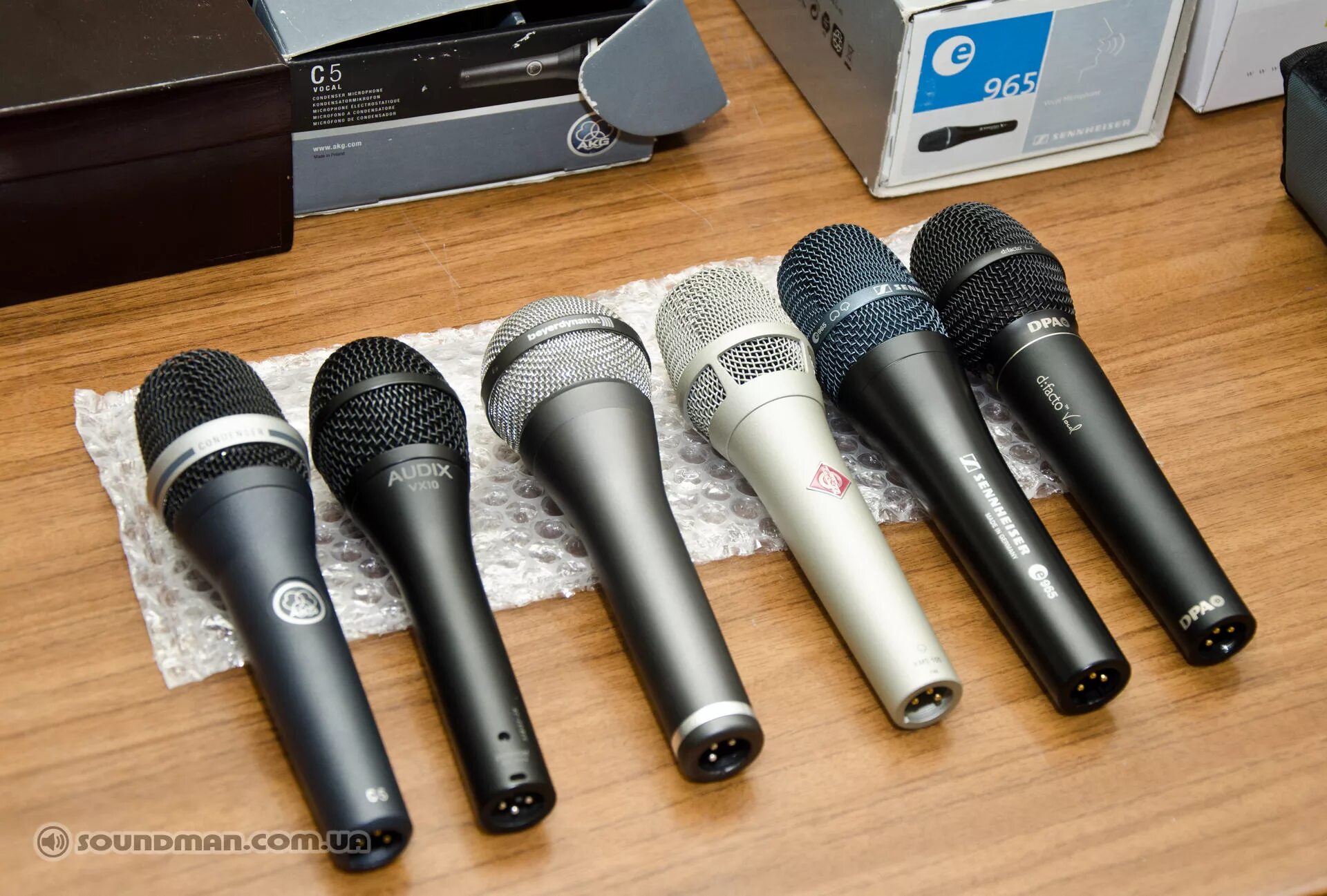 Лучшие микрофоны для общения. Микрофон Audio-Technica at2020. Микрофон вокальный Shure sm7b. Audio-Technica at2031. Микрофон конденсаторный Beyerdynamic Opus 81.