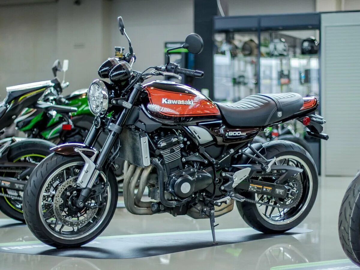 Купить мотоцикл дилеры. Кавасаки z900rs. Кавасаки z900 новый. Кавасаки 900 RS. Мотоцикл Кавасаки z900rs.