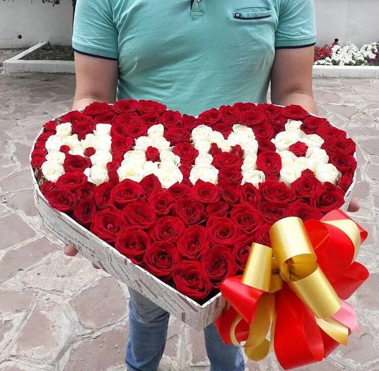 Сколько роз можно дарить маме. Сколько роз можно дарить маме