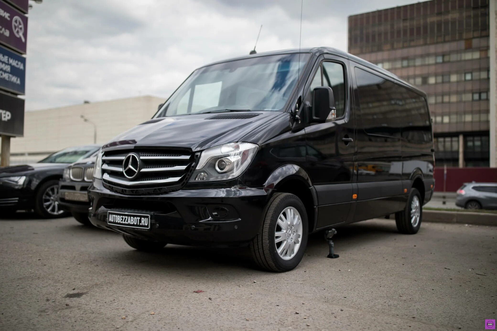 Черный спринтер. Mercedes Sprinter 906. Мерседес Спринтер 906 черный. Мерседес Бенц Спринтер черный. Mercedes Sprinter Black.