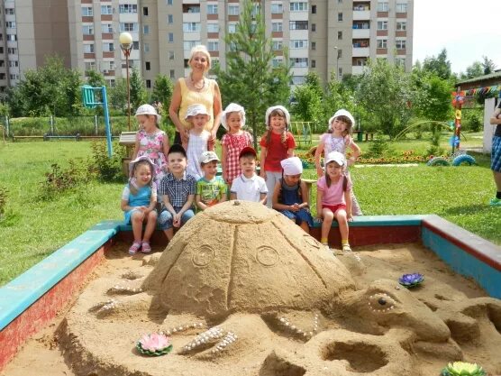 Детские сады пески. Песок в детском саду. Постройки из песка в детском саду на конкурс. Постройки из песка. Детские сады пески.