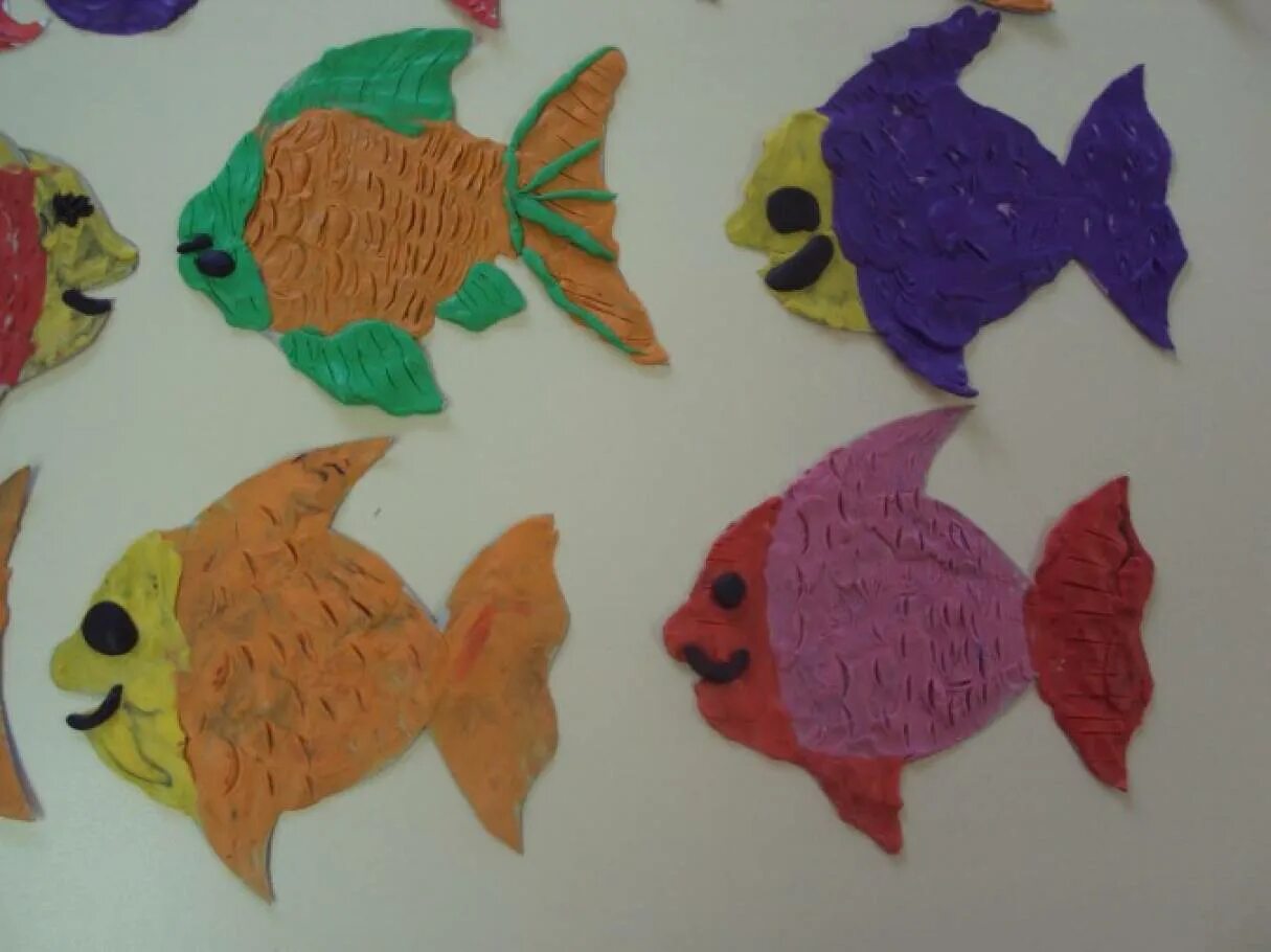 Планирование в старшей группе рыбы. Пластилинография рыбка в средней группе. Пластилинография Золотая рыбка средняя группа. Лепка рыбка Колдина старшая группа. Лепка рыбка 2 младшая Колдина.