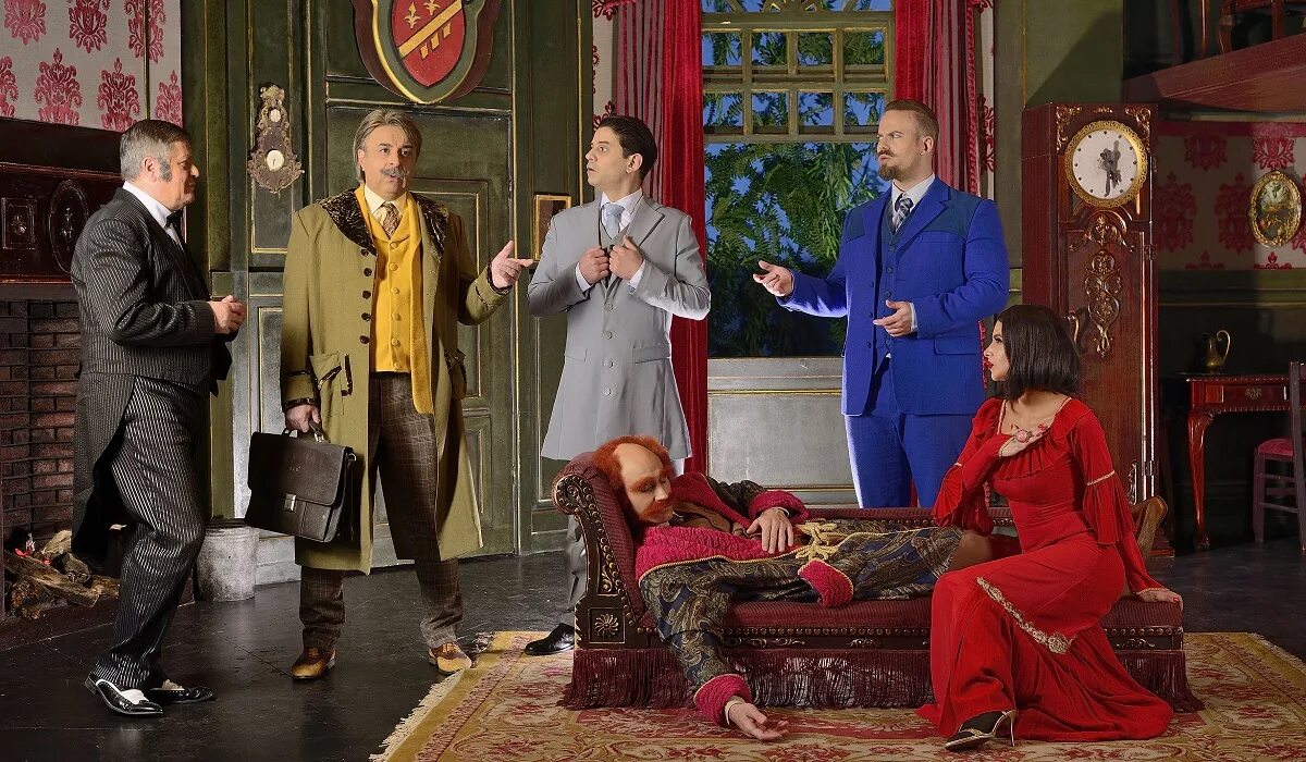 The play that goes wrong. The play that goes wrong