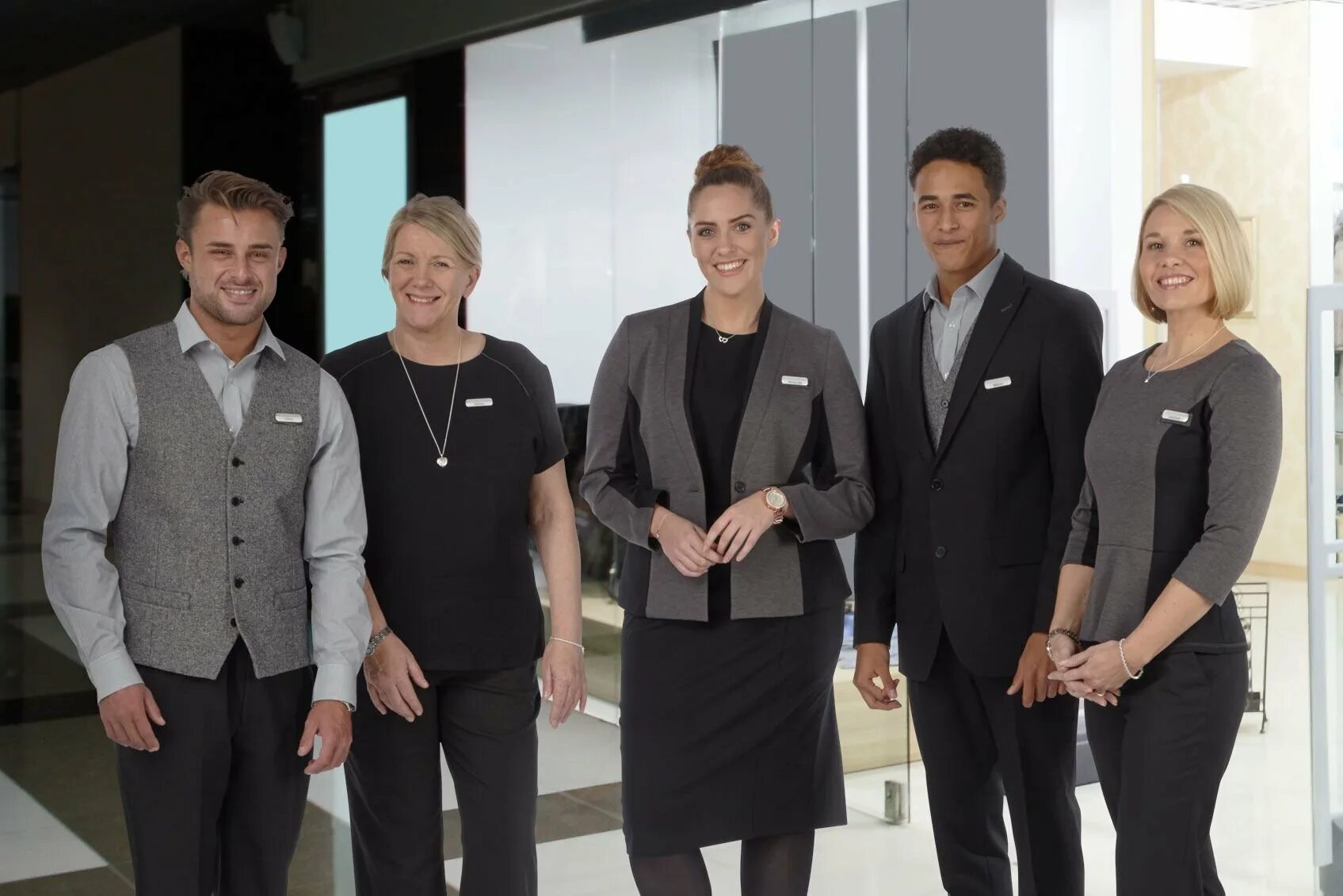 Sincere cooperation. Работники ресторана. Staff asked. Staff asked. Общительный человек.