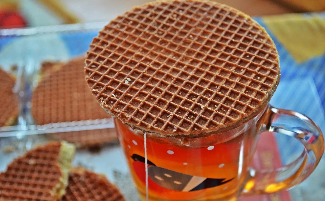 Вафли кушаю. Вафли Stroopwafels. Stroopwafels голландские. Вафли Голан голландские. Стропвафли Нидерланды.