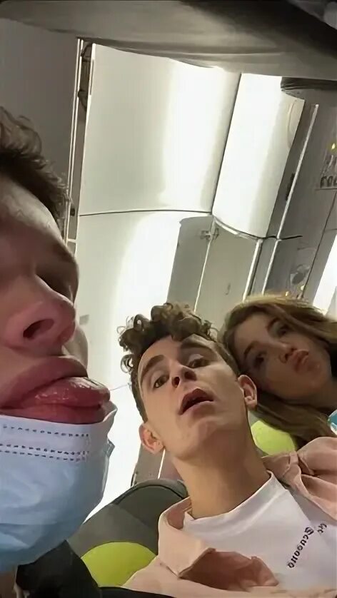 Стрим дани милохина и артура бабича. Дрим тим дани милохина. Дрим тим дани милохина. Артура и дани. Артура и дани.