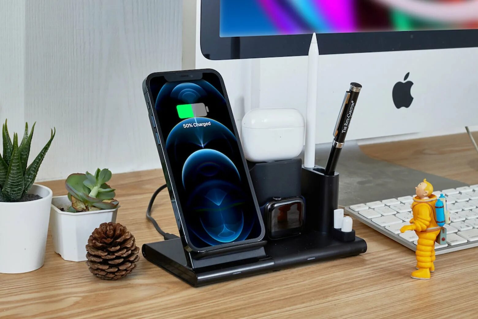 Wireless charging station. Беспроводная зарядная станция с часами 4-in-1 wireless charging station (черная). беспроводная зарядная станция с часами 4-in-1 wireless charging station. green lion 4 in 1 wireless charging station. wireless charging station with time display 4in1.
