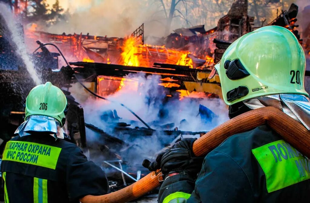Обеспечение тушения пожара и спасательных работ. Организация первоочередных мер по тушению пожара. Профессии связанные с огнем. Этапы тушения пожара. Муниципальная пожарная охрана презентация.
