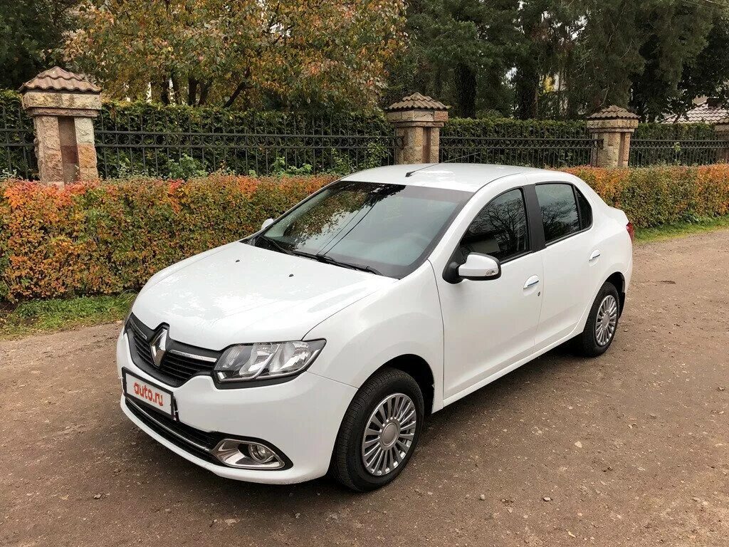 Купить б/у Renault Logan II 1.6 MT (82 л.с.) бензин механика в Санкт-Петербурге: