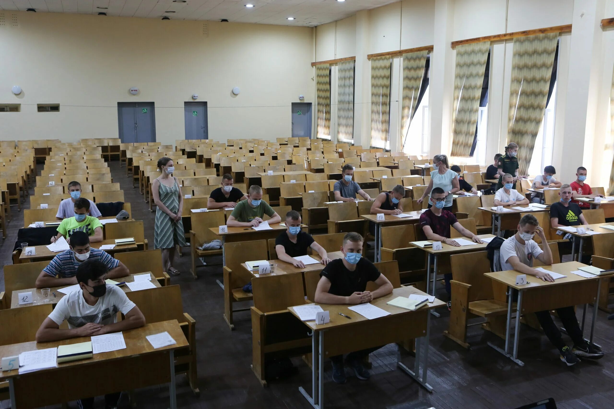 Российская медицинская академия. Курсанты военно медицинской академии кирова. Красное чкло военномклицинская академия. Учебный центр вма в красном селе. Курсанты вмеда кирова.