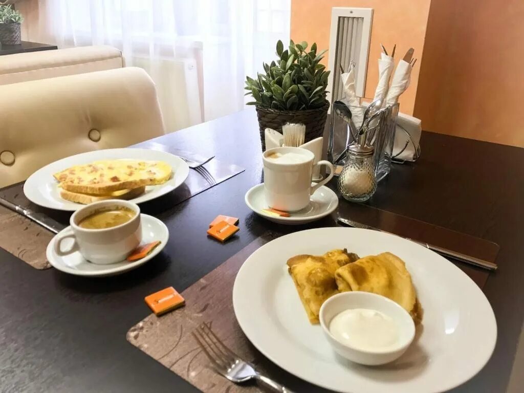 Кафе экипаж. Гостиница краснознаменск. Кафе экипаж краснознаменск. Гостиница экипаж краснознаменск. Краснознаменск октябрьская 12 отель экипаж.