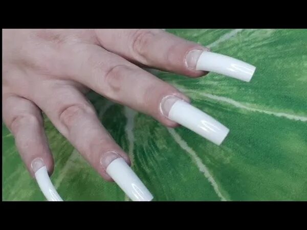 Как работать с типсами для ногтей гелевыми. Как наращивать ногти на типсы. как нарастить ногти на ногах на типсы. с какого возраста можно наращивать ногти. что делать с клюющими типсами.
