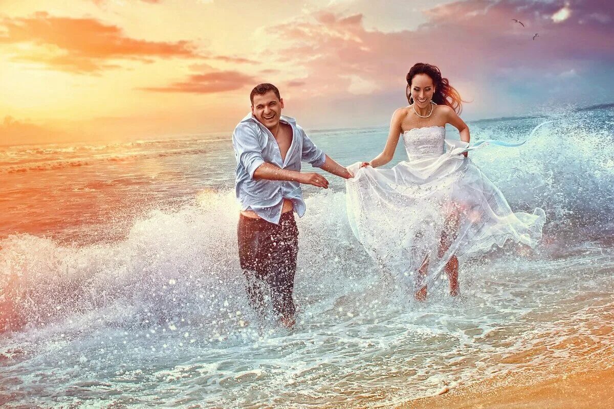 Мужчина и женщина на море. Мужчина и женщина на море. Свадьба на берегу моря. Мужчина и женщина на море. Берега берега женщина и мужчина.