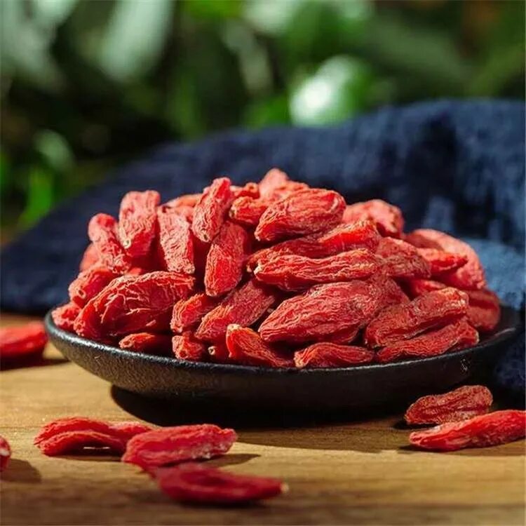 Годжи гейм. Delicate Goji Berry. Комки годжи. Ягода годжи полезные. Имбирь ягода.