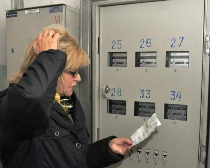 Электричество. Свободная энергия теслы фильм 2011. Принимающие электричество. Электричество без проводов. Линии электропередач.