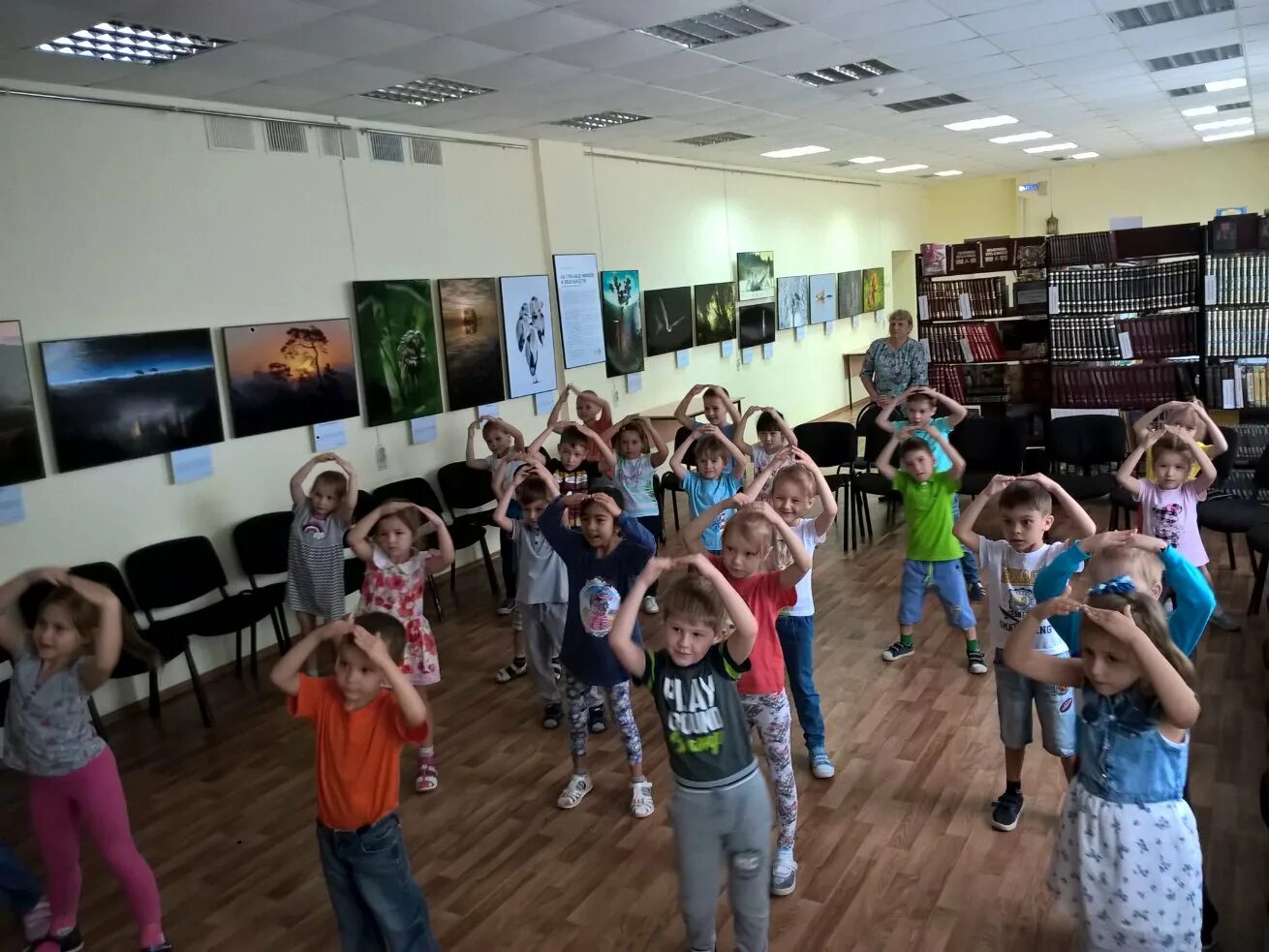 Детский сад 242 елочка новосибирск. Детский сад 242 новокузнецк. Детский сад 242 новосибирск. Детский сад 242 елочка новосибирск. С чем комбинируют елки в саду.
