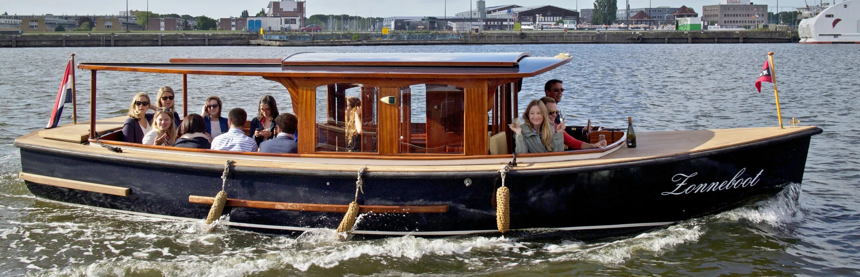 Понтонный катер добрыня 12 человек. Лодка на 12 человек. Лодка на 12 человек. Понтон 48 липецк. Моторная яхта 15-20 метров 198.