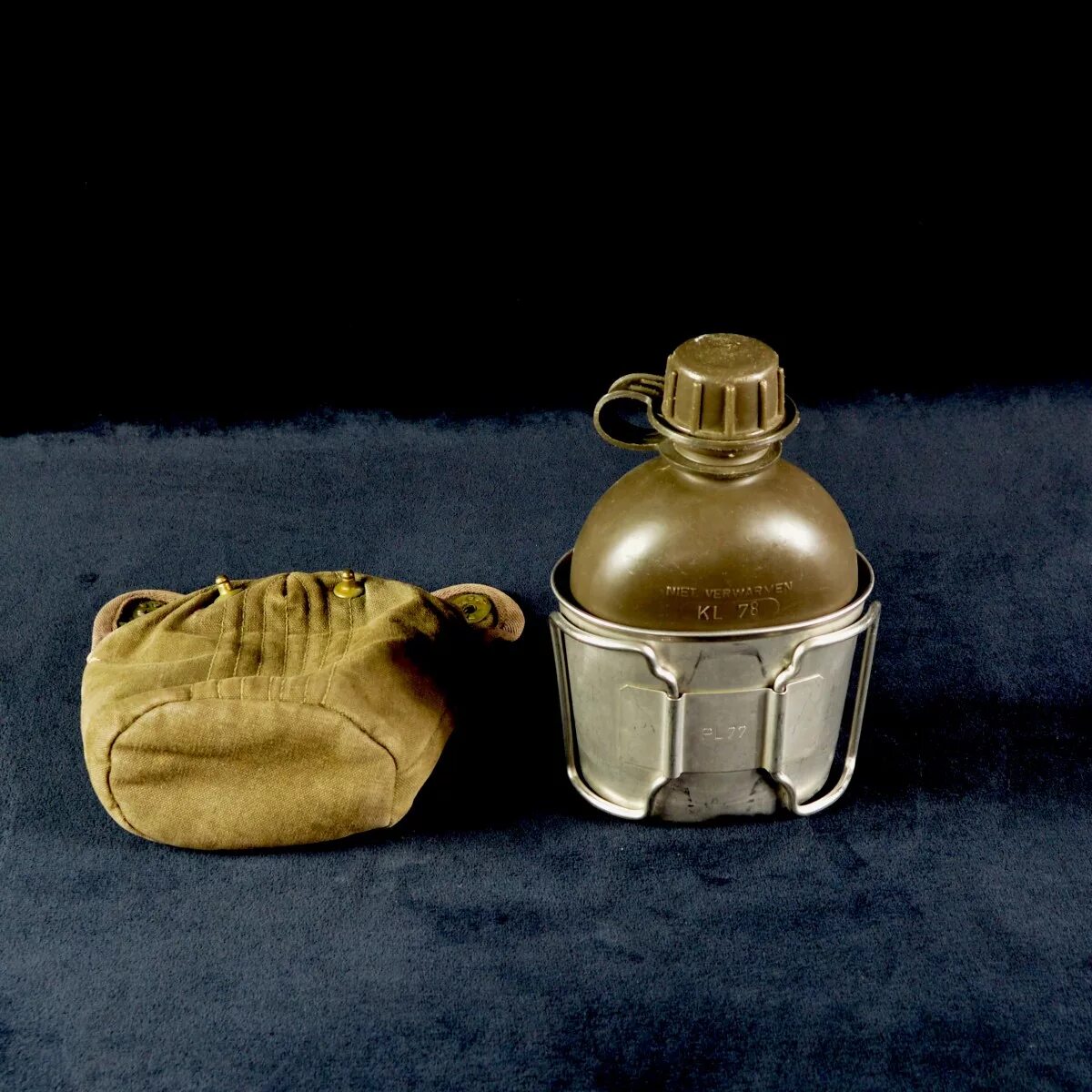 Фляга с котелком. Фляга для воды нато 2qt. Котелок армейский комбинированный с флягой и подкотельником. Котелок вдв комбинированный армейский. Фляга армейская с котелком.