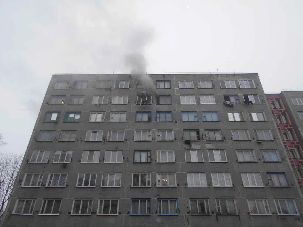 Причины возгорания в общежитие. Осенние заброшенные пятиэтажки. Пожар шушенское общага. Пожар шушенское общага. Пожар шушенское общага.