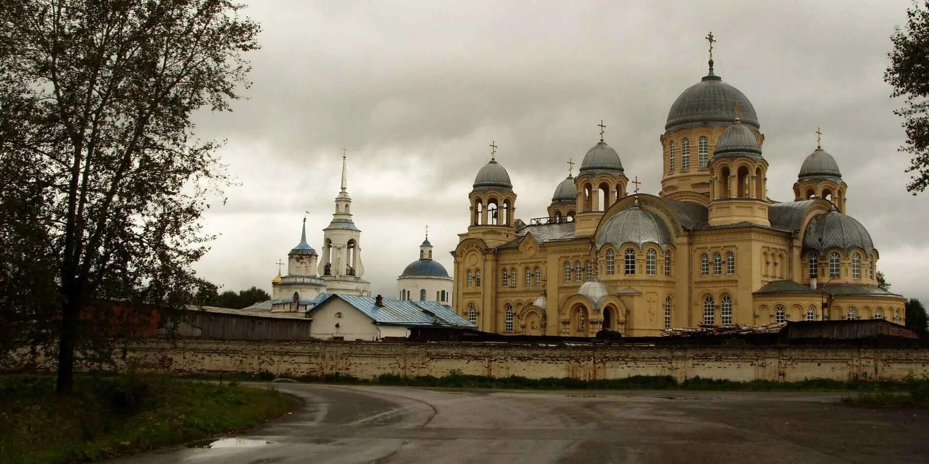 Верхотурский храм Верхотурье. Верхотурский Николаевский монастырь. Верхотурский Николаевский монастырь Верхотурье. Храм в Верхотурье Свердловской области.