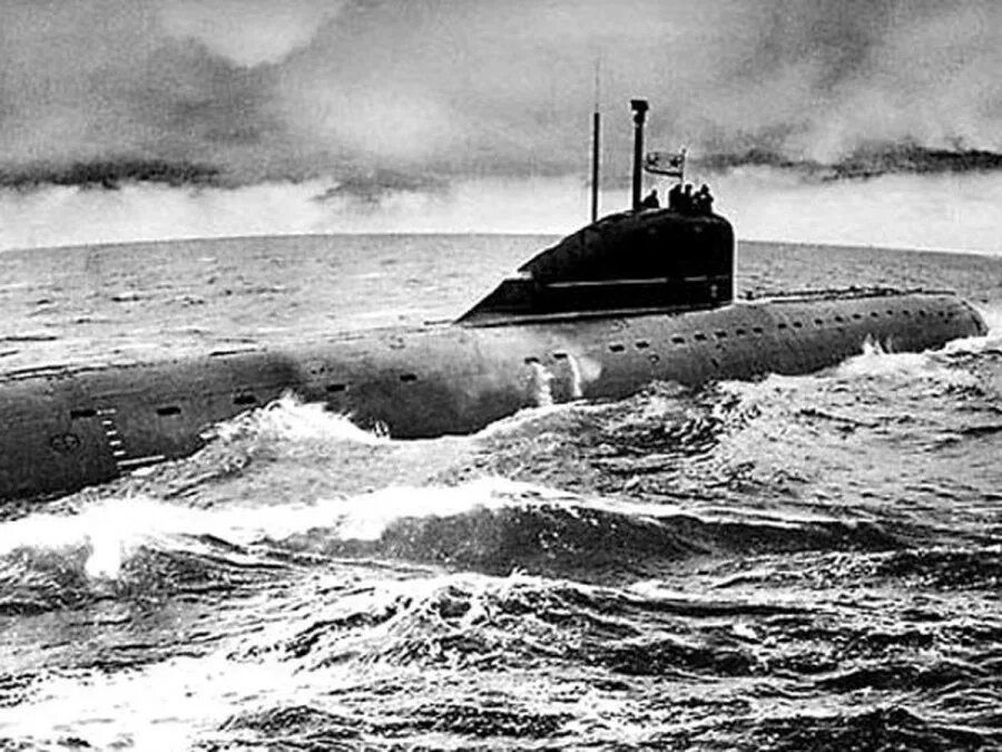 Первую пл. Атомная подводная лодка Ленинский комсомол. Подводной лодки к-3 «Ленинский комсомол». Первая атомная подводная лодка СССР К-3. Первая атомная подводная лодка СССР Ленинский комсомол.