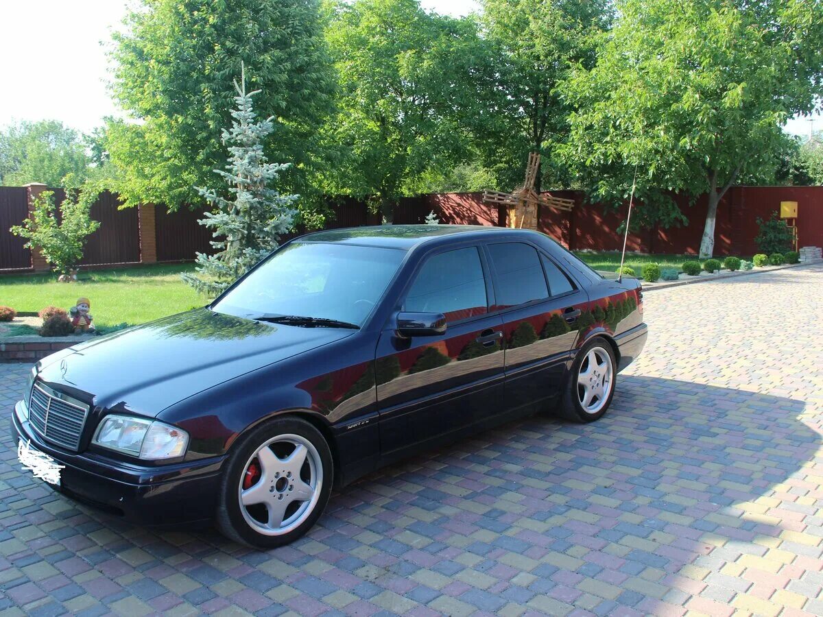 Mercedes-Benz w202. Мерседес-Бенц c230 1996. Мерседес 202 1996. Мерседес w202 1996.