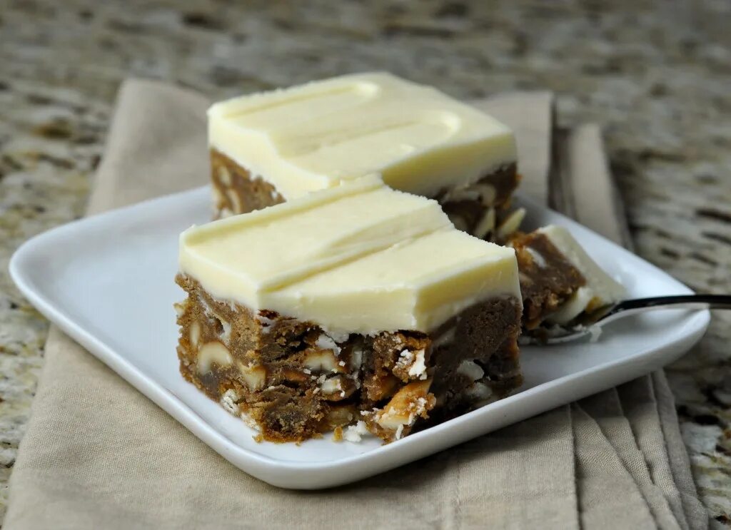 Шоколад OZera White and Extra Almond белый с цельным миндалем 90 гр - купить про