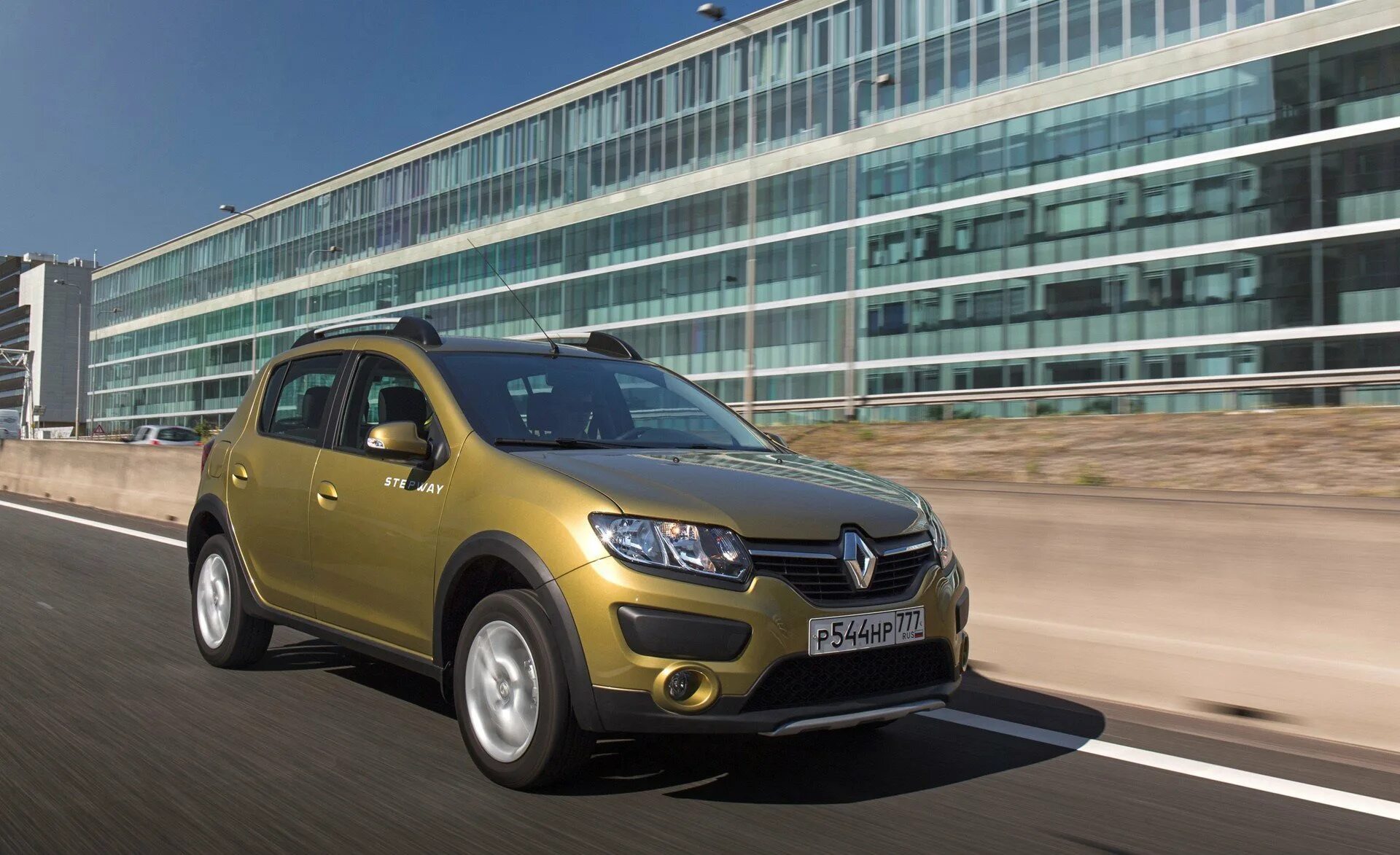 Renault модельный. Рено Сандеро степвей. Рено Сандеро степвей 2015. Renault Sandero Stepway 2015. Рено Сандеро 2014.