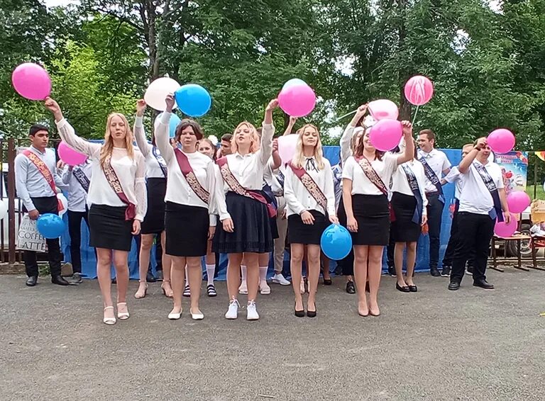 Погода в школьном белореченского. Директор гимназии Белореченск. Школа гимназия в городе Белореченске. Выпускники гимназии Белореченска. Школа 2 город Белореченск сайт.