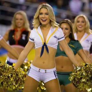 Hot Football Fans, Football Girls, Hottest Nfl Cheerleaders, Football Cheer...