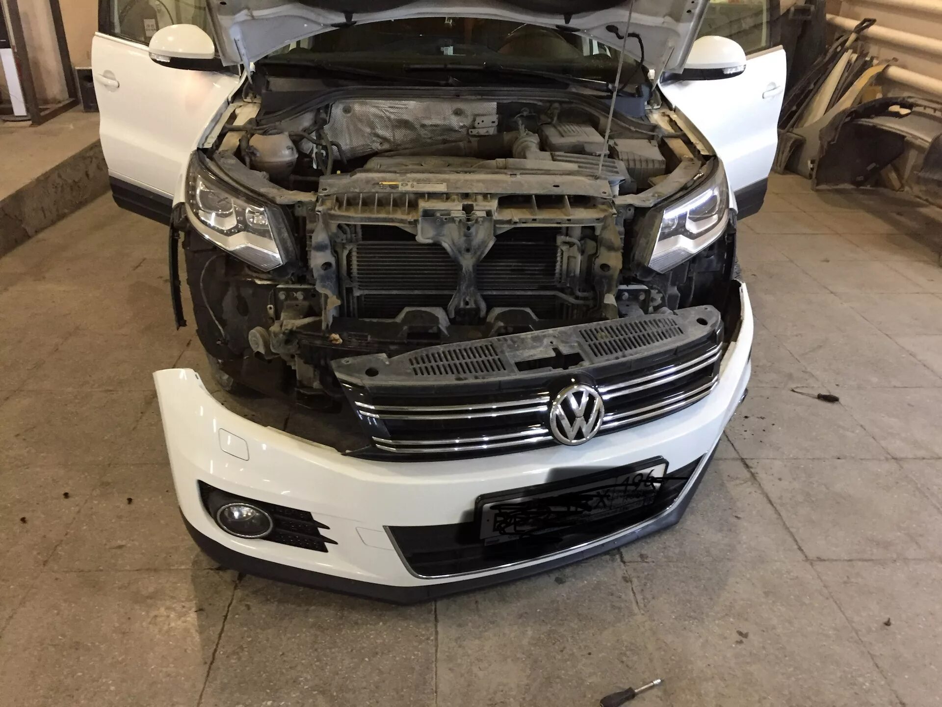 Доработка под себя № 17. Установка переднего парктроника. Часть 1. - Volkswagen 