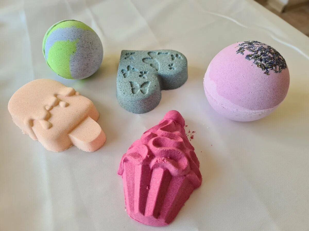 бомбочки для ванны. бомбочки для ванны разноцветные. бомбочки для ванны можно ли детям. бомбочки для ванны. бомбочки для ванны разноцветные.