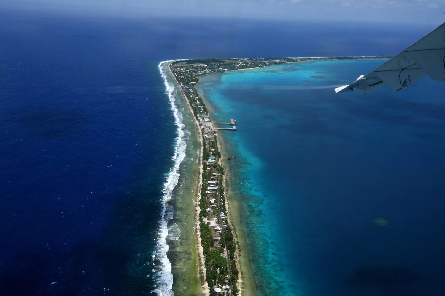 Стране принадлежит самый большой в мире остров. Остров Фунафути, Тувалу. Атолл Тувалу. Островное государство Тувалу. Атолл Фунафути.