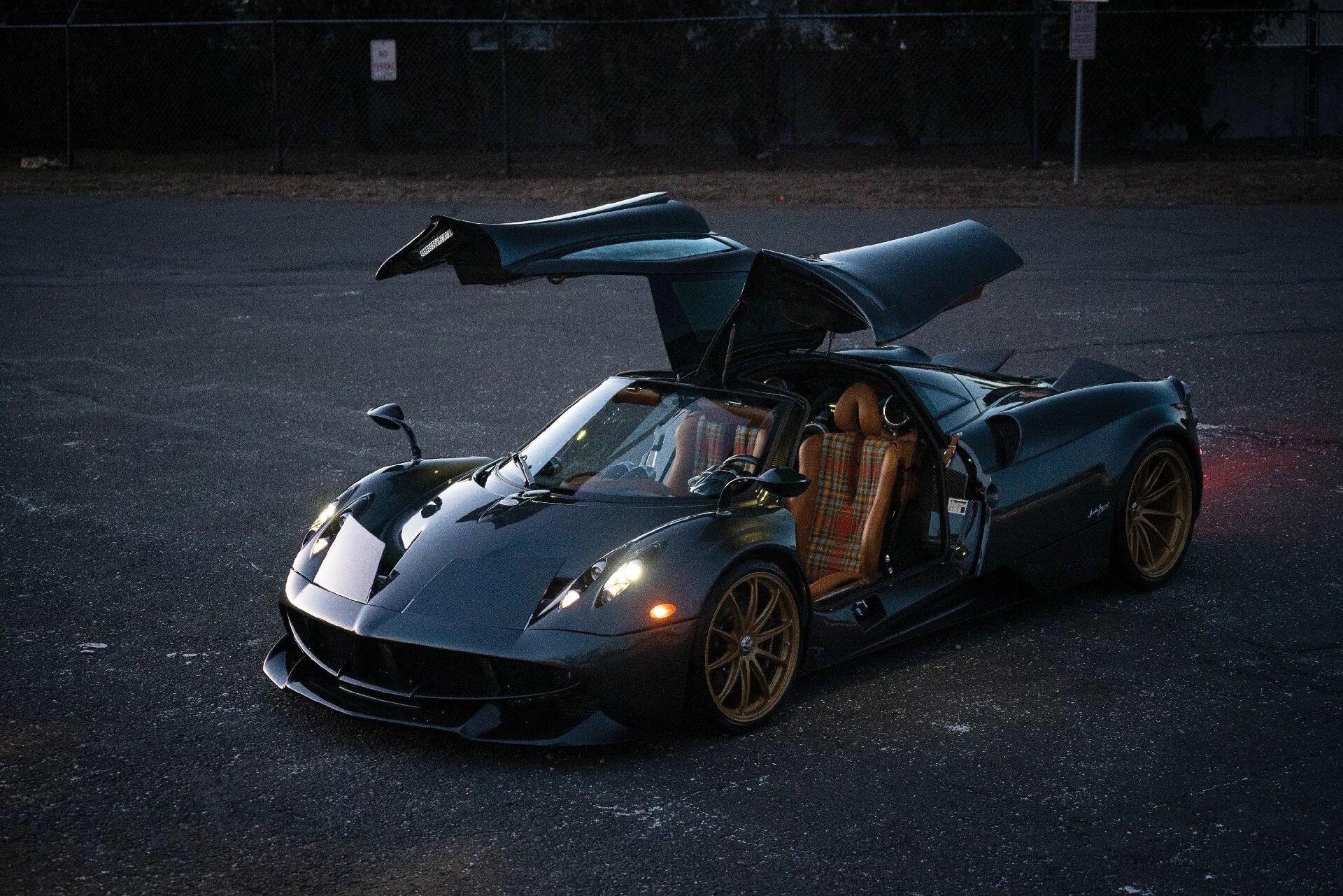 Pagani huayra r. Машина pagani huayra tempesta. зонда хуайра. pagani huyara. pagani huayra r 2025.