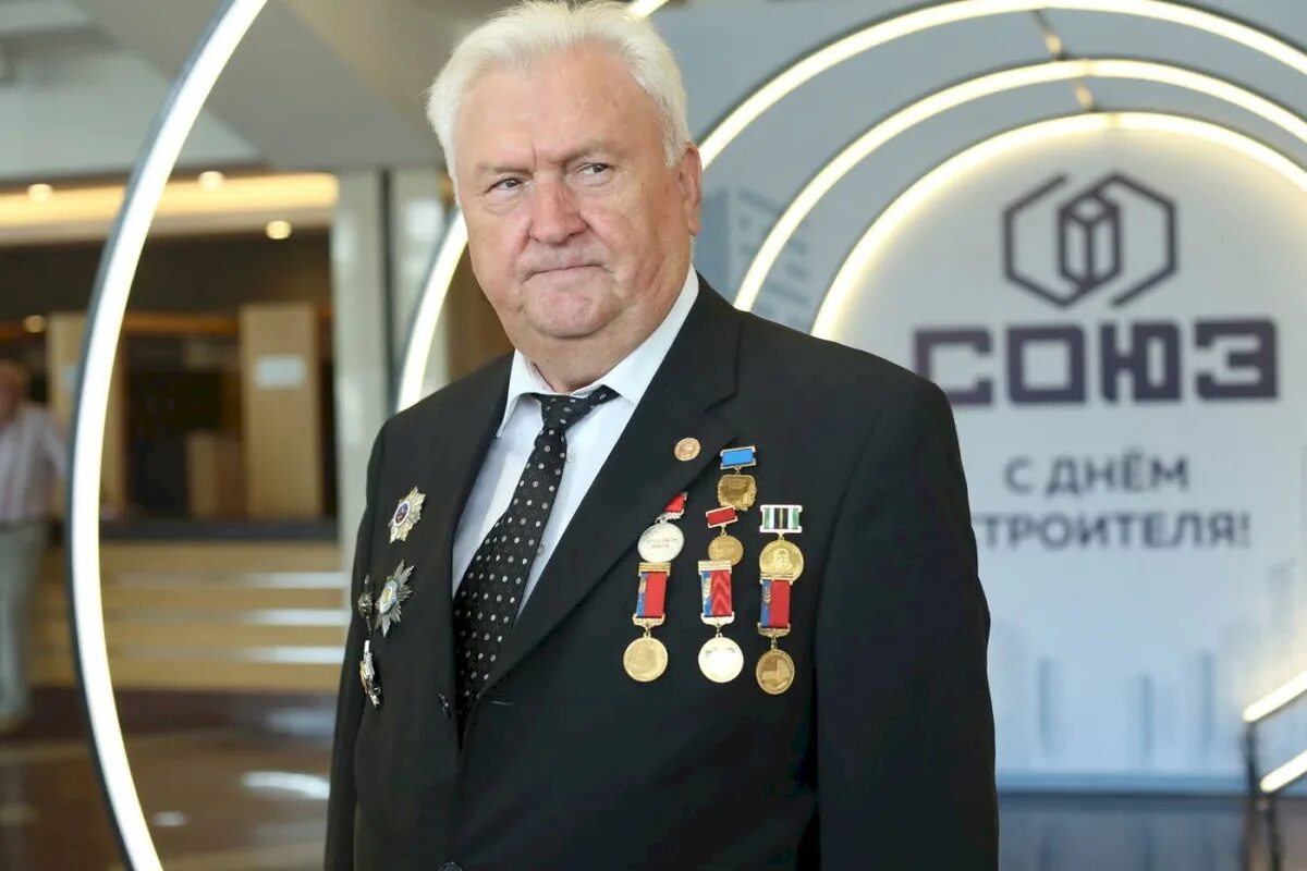 Строитель рассказал, как будут адаптировать ТЦ под госпиталь в Барнауле - Толк 2