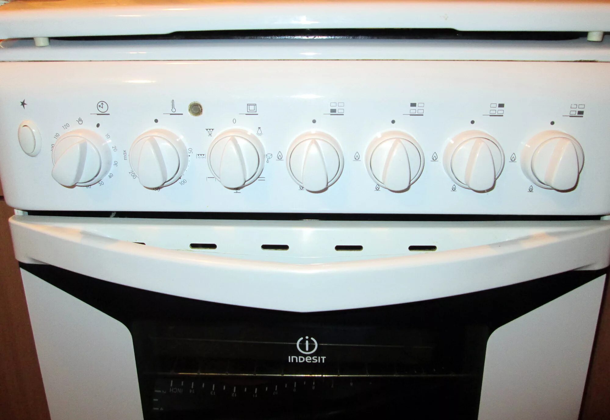 панель управления электроплиты индезит