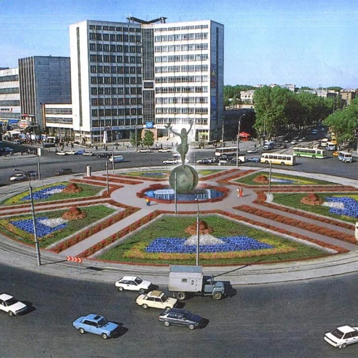 1 площадь новосибирской области. Площадь Калинина Новосибирск. Новосибирск площадь Калинина площадь. Заельцовский район площадь Калинина.