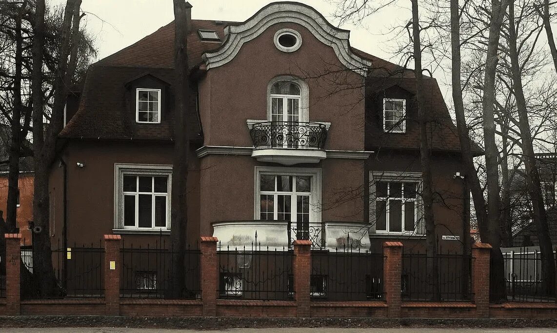 Вил калининград. Вил калининград. Вилла шмидта старшего калининград. Вил калининград. Амалиенау вилла лео.