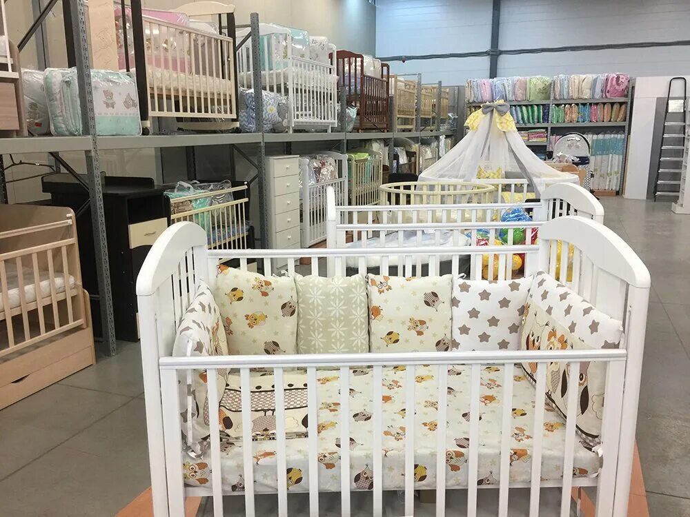 табличка на коляску. магазин детский на большом проспекте. детские магазины в питере. антошка магазин санкт-петербург. ля витрина чита.