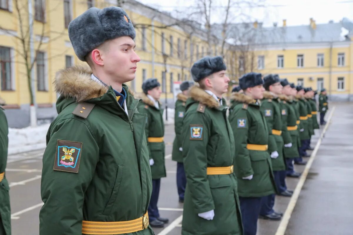 Переход с зимней формы на летнюю. Парадная форма вка Можайского. Можайка Академия форма парадная. Военно Космическая Академия им Можайского. Парадная форма Можайской Академии.