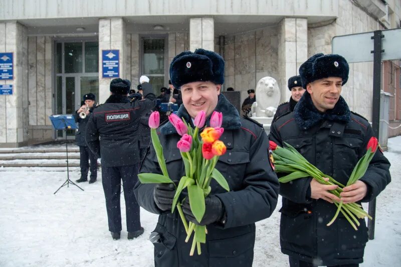 Приближается международный женский день