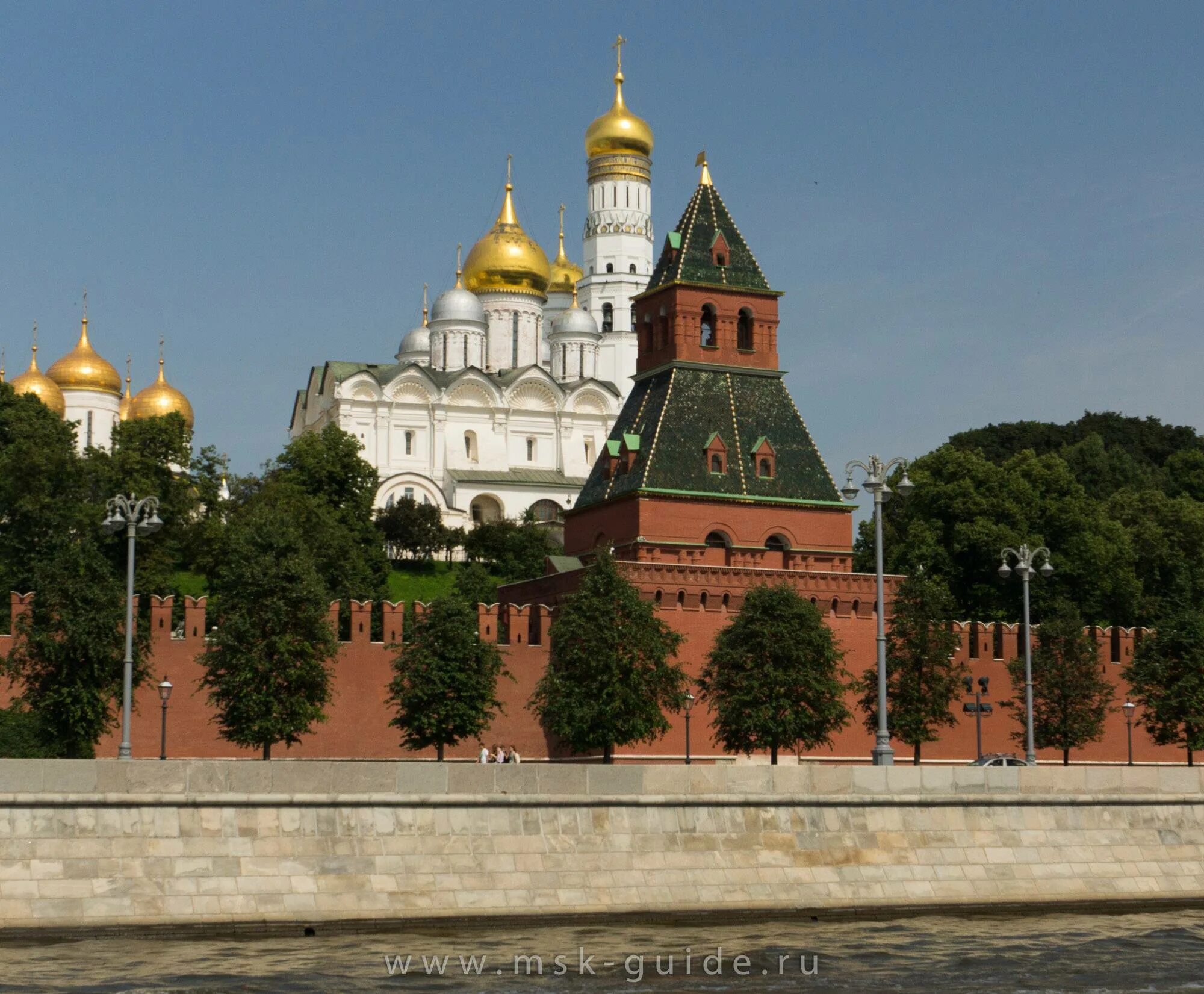 Башни и соборы московского кремля по фотографиям