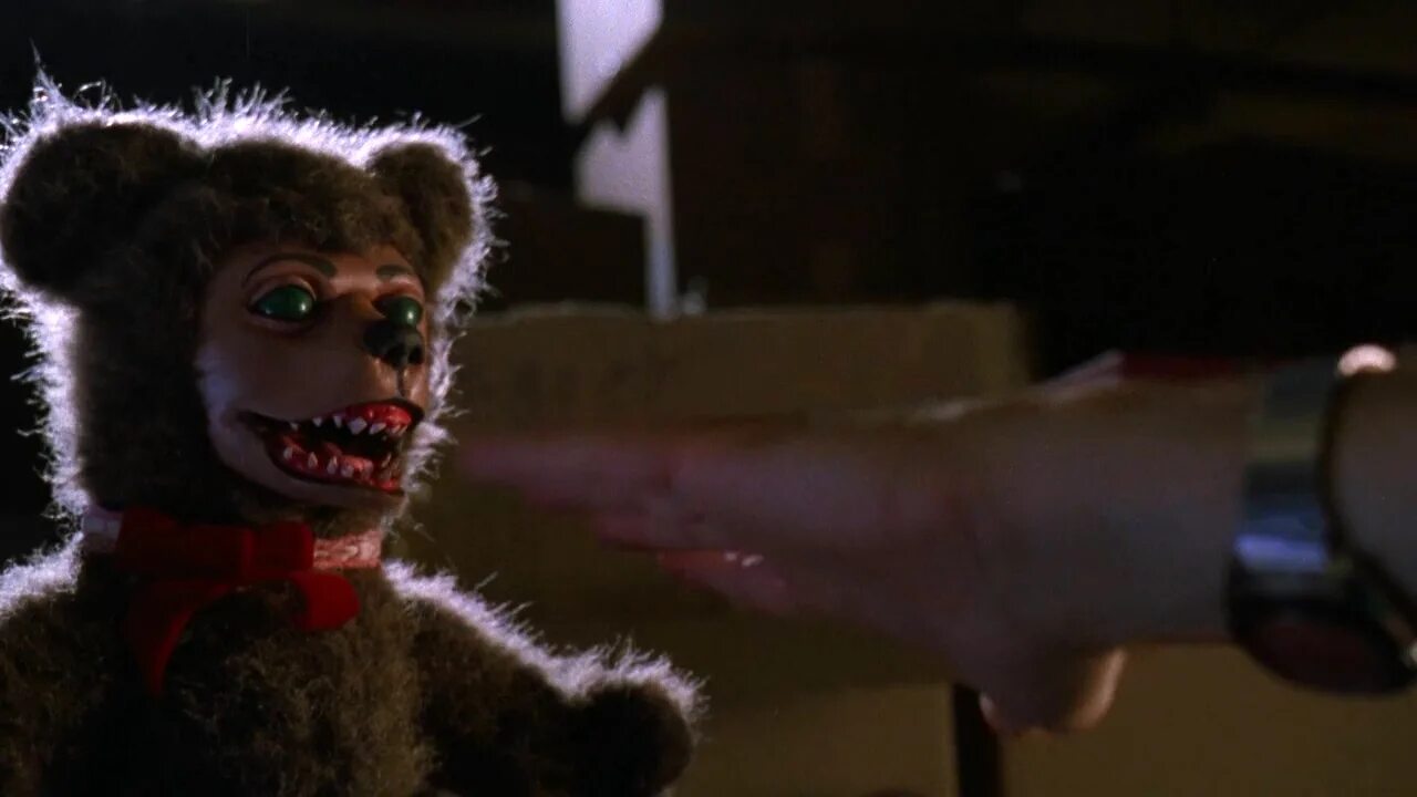 Демоник тойс 1992. Фильм ужасов игрушки демона. Демонские игрушки. Игрушки демона / демонические игрушки (1992). Демонические игрушки 2 личные демоны 2010.